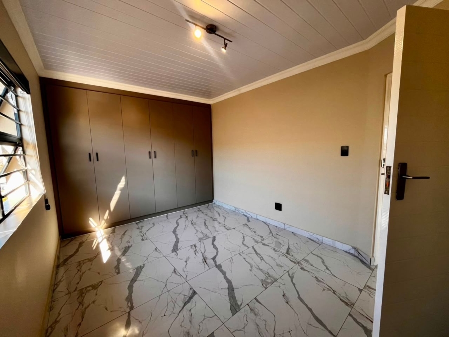 To Let 4 Bedroom Property for Rent in Cashan North West